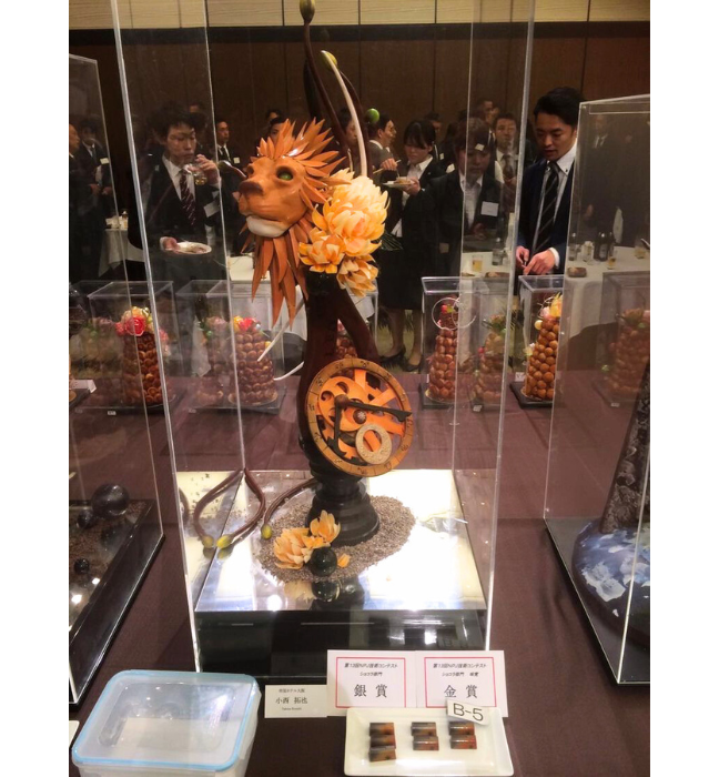 小西拓也シェフが制作された、ヌーベル・パティスリー・デュ・ジャポン技術コンテスト 技術コンテスト 2016 チョコレート味覚部門 金賞作品