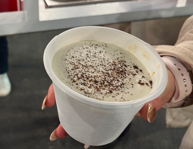 ▲「ル・ロイヤル・モンソー-ラッフルズ・パリ」の フラン・アイス「FlaN₂」